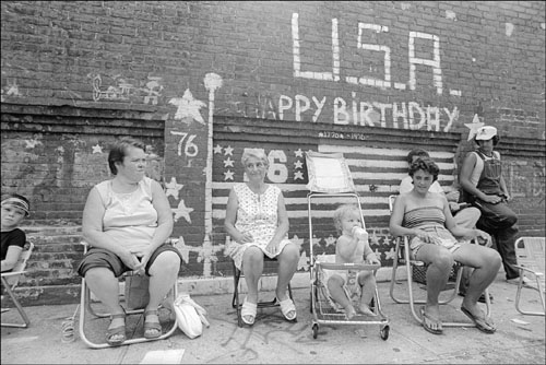 Bushwick_Sidewalk_Sitters